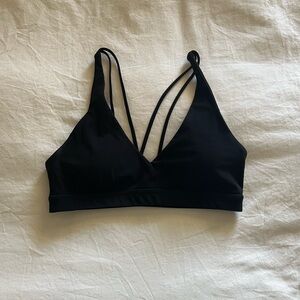 Black Lululemon sports bra